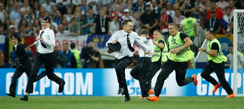 Invasione di campo durante la finale dei Mondiali 13