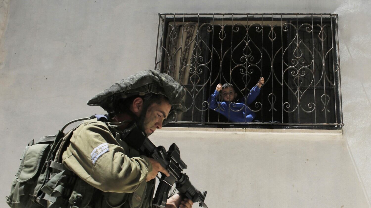 Israele, Netanyahu chiama Abbas: "Agisca per i tre ragazzi rapiti"