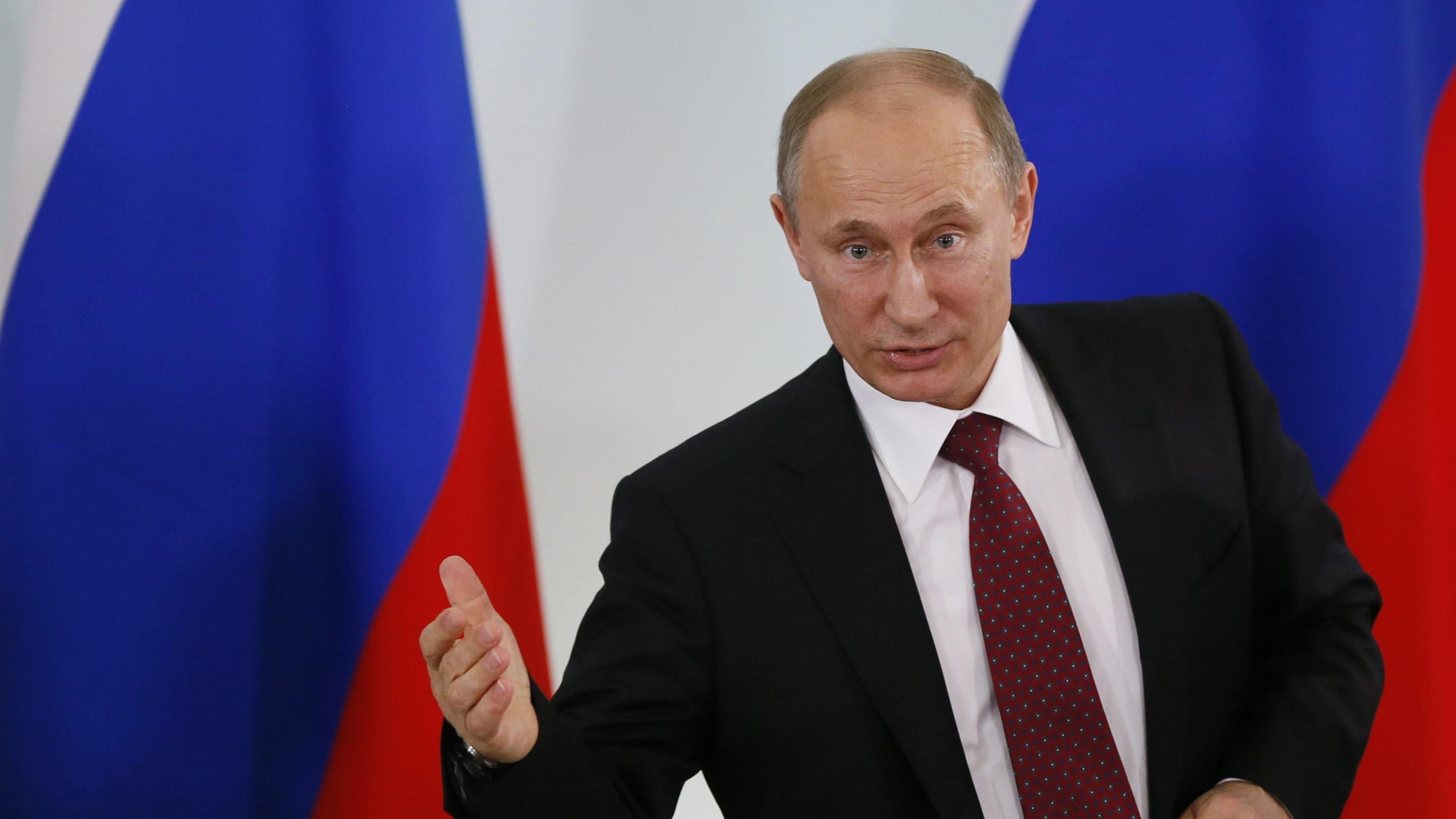 Putin accusa gli Usa: "Avete intrappolato Snowden in Russia"