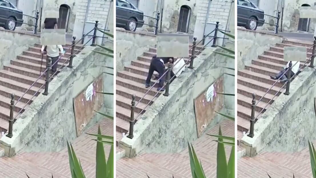 Pesta e deruba anziano disabile e va al bar: ecco il video choc