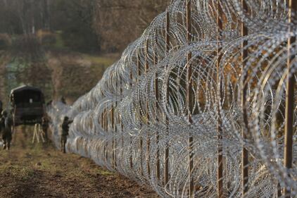 La Polonia ha iniziato la costruzione di una barriera lungo i confini con Kaliningrad 3