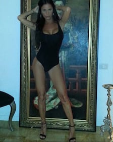 GF Vip: le sexy mamma e figlia Antonella Mosetti e Asia Nuccetelli 24