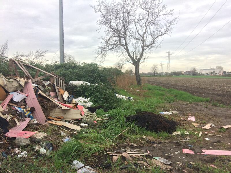 Nella Terra dei fuochi, tra le discariche a cielo aperto mai sparite 8