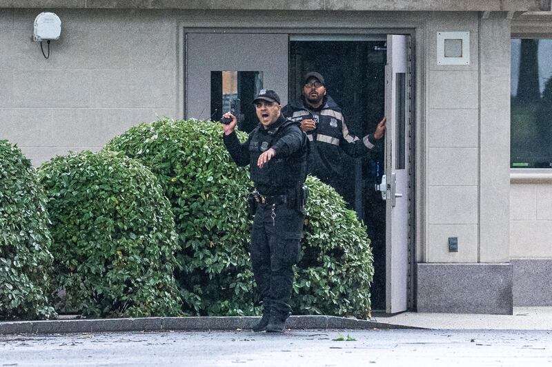 Spari alla Casa Bianca, gente in fuga e Secret Service in azione: FOTO  1