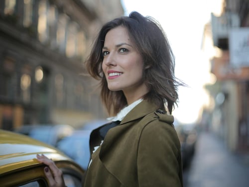 Tagli capelli corti inverno 2026: quali scegliere per un cambio look a 50 anni