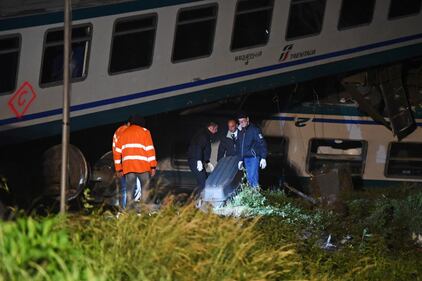 treno deraglia nel Torinese