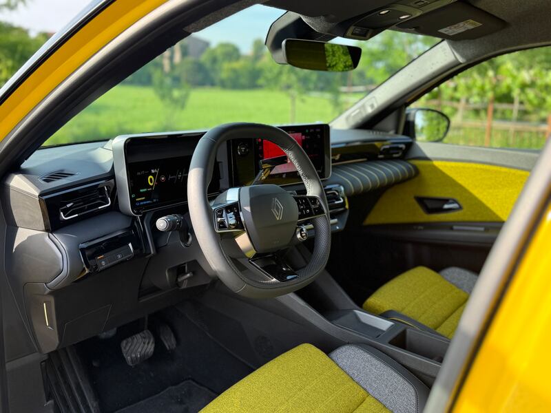 Renault 5 E-Tech: guarda la gallery della nuova elettrica dal design iconico 14