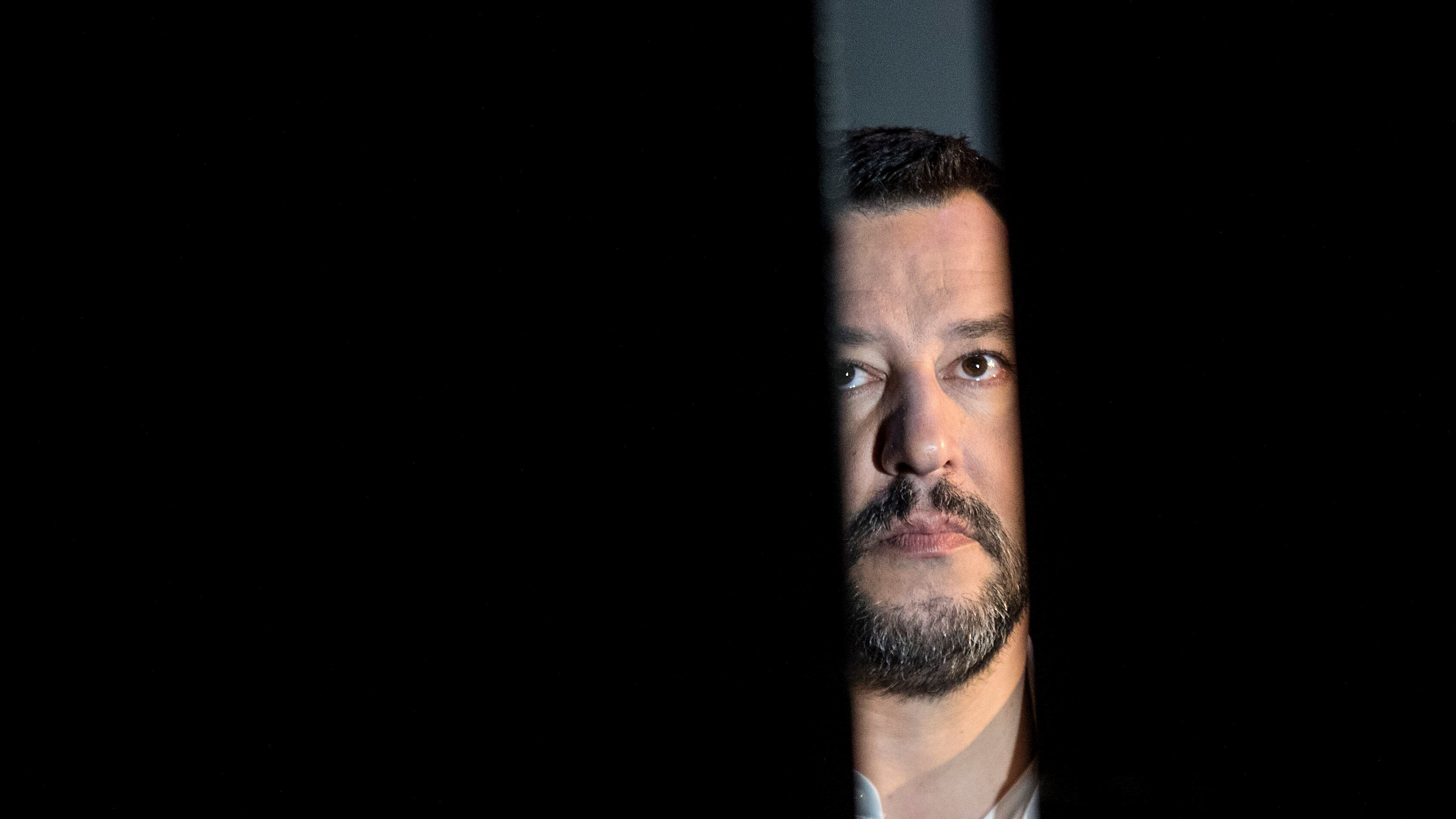 Salvini: "Questo processo non va fatto. Senato neghi l'autorizzazione"