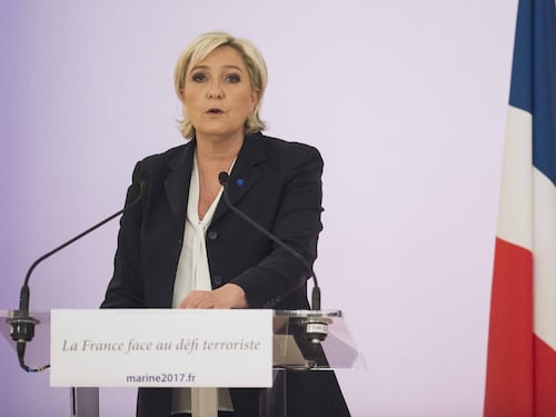 Incendio doloso nel quartier generale di Marine Le Pen a Parigi