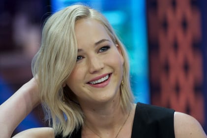 Jennifer Lawrence, sexy abiti 11
