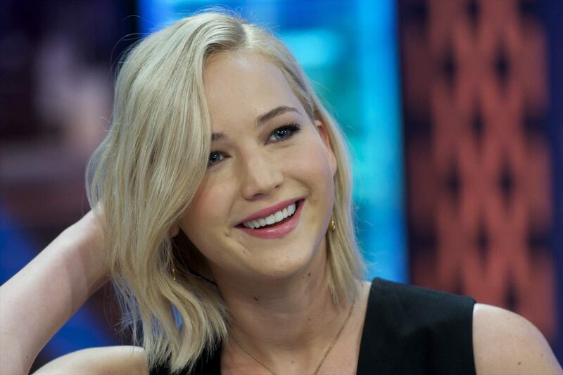 Jennifer Lawrence, sexy abiti 11