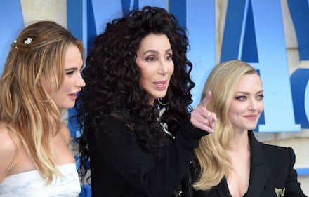 Cher e Meryl Streep, bacio lesbo in foto 4