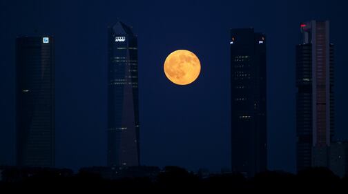 La meravigliosa luna piena di Madrid 1