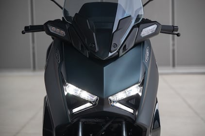 Yamaha XMAX 300 Tech Max: guarda la gallery 18