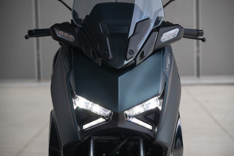 Yamaha XMAX 300 Tech Max: guarda la gallery 18