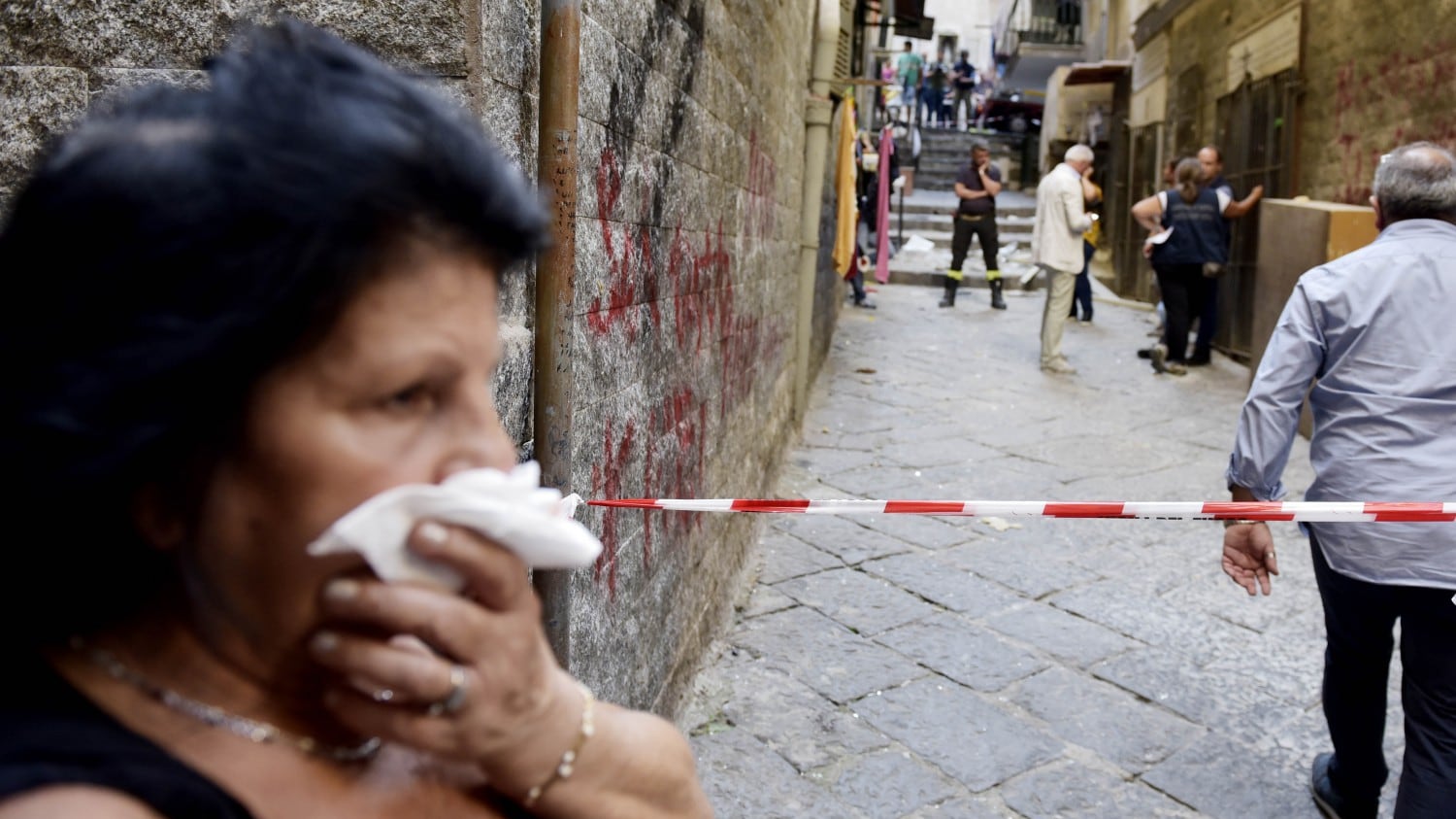 Per fermare lo sfratto fa esplodere la casa. E uccide la mamma