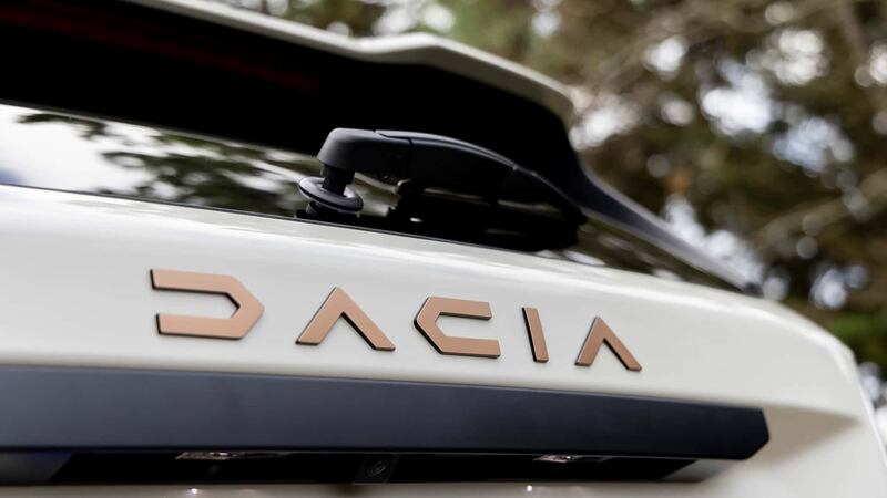 Nuova Dacia Duster 2024, guarda tutte le foto 13