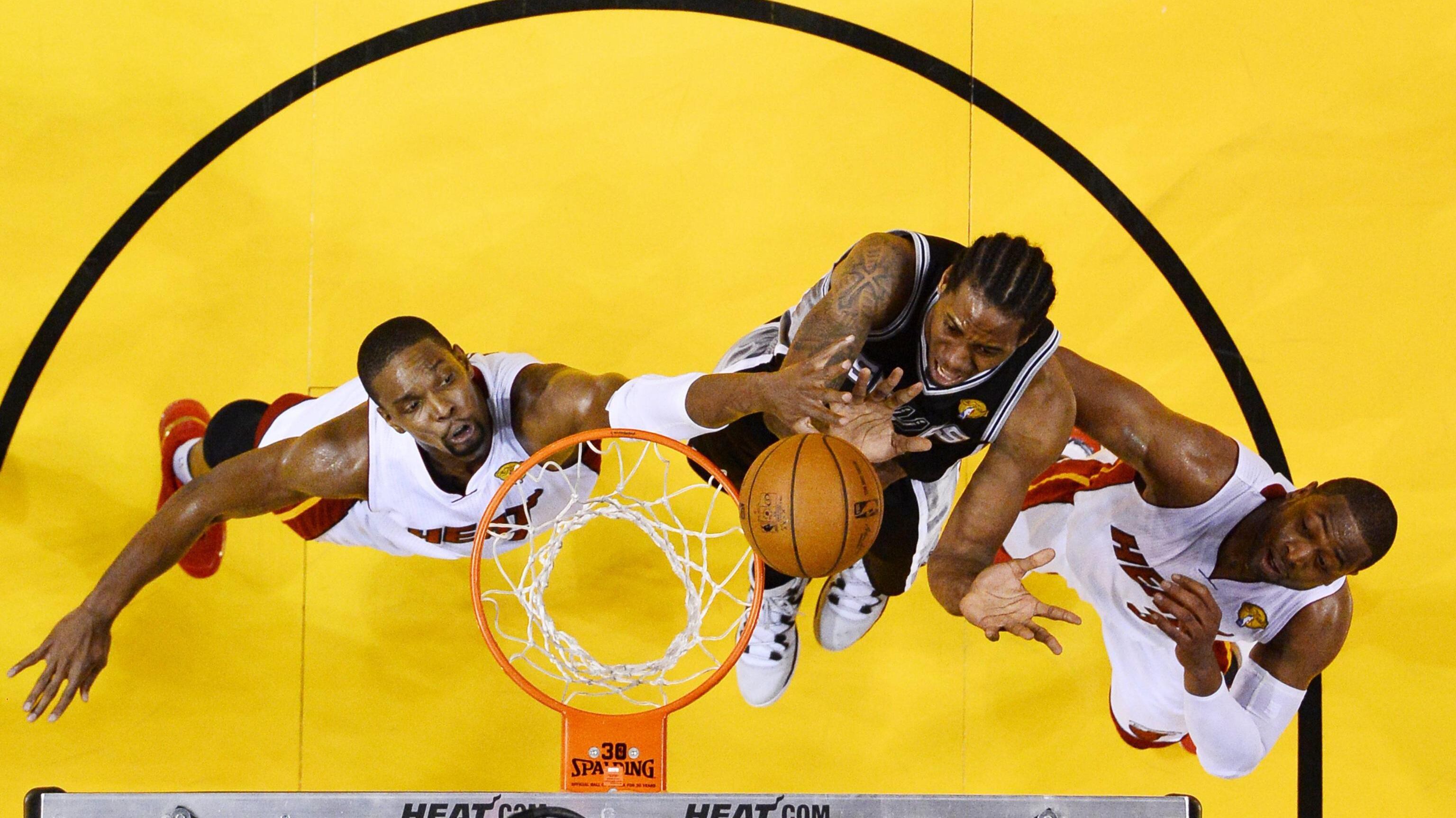 Nba, San Antonio non sbaglia mai: passa a Miami e vola sul 2-1