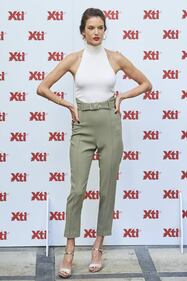 Alessandra Ambrosio ​e la linea estiva di Xti 9