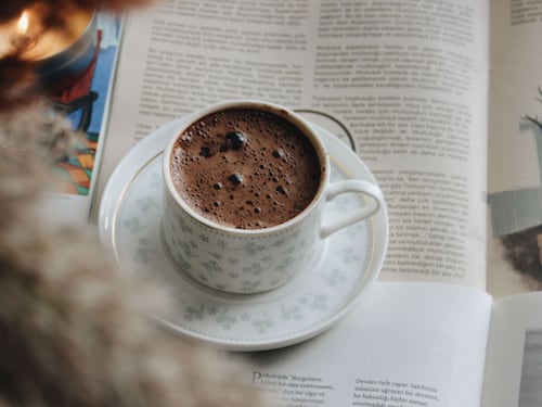 Caffè espresso e cacao amaro alleati contro le occhiaie. Lo dice la scienza