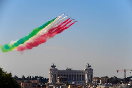 Il suggestivo spettacolo delle Frecce Tricolore  8