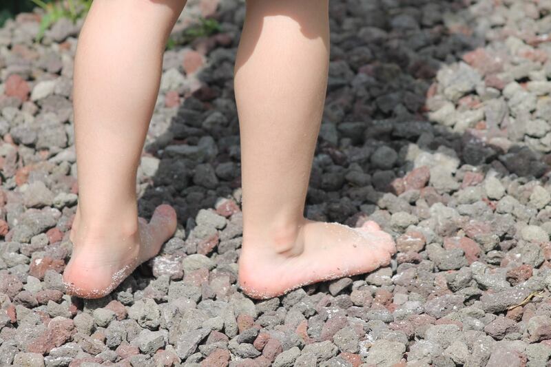 A piedi nudi tra natura e scienza: presentati i dati italiani che misurano gli effetti del barefooting 4