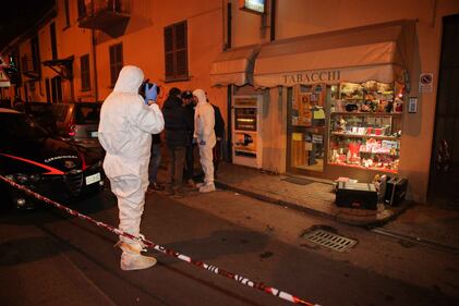 Asti, sangue in tabaccheria 1