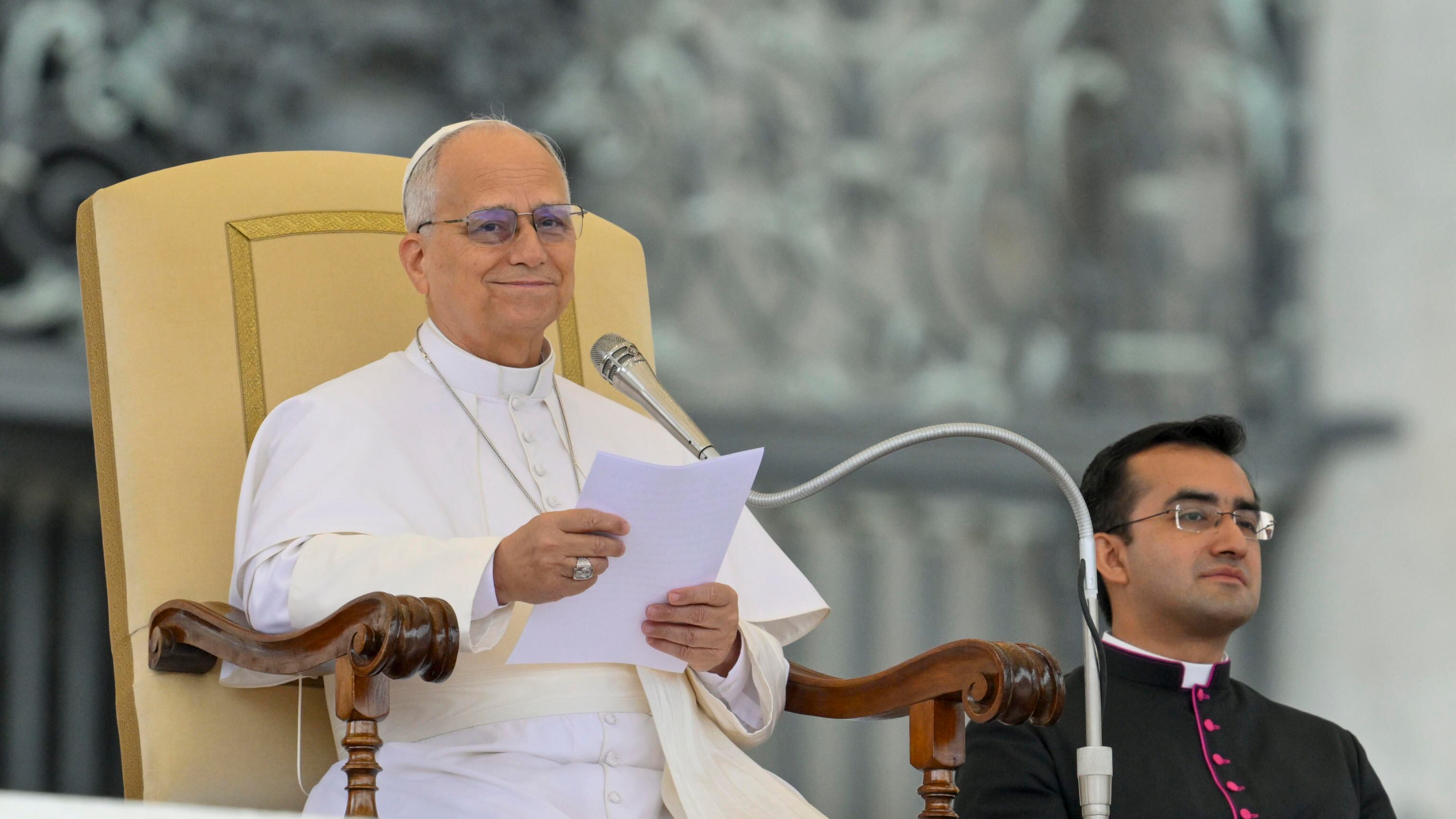 Il crollo del Papa sui social: gli account "Pontifex" perdono 12mila iscritti in un giorno