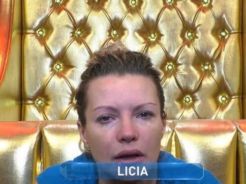 "Piangi? Sei solo un serpente...". Cala il gelo al Gf tra Licia e la Elia