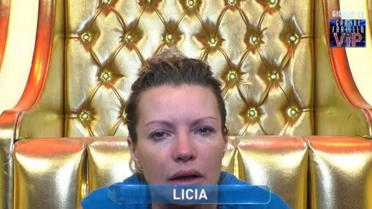"Piangi? Sei solo un serpente...". Cala il gelo al Gf tra Licia e la Elia