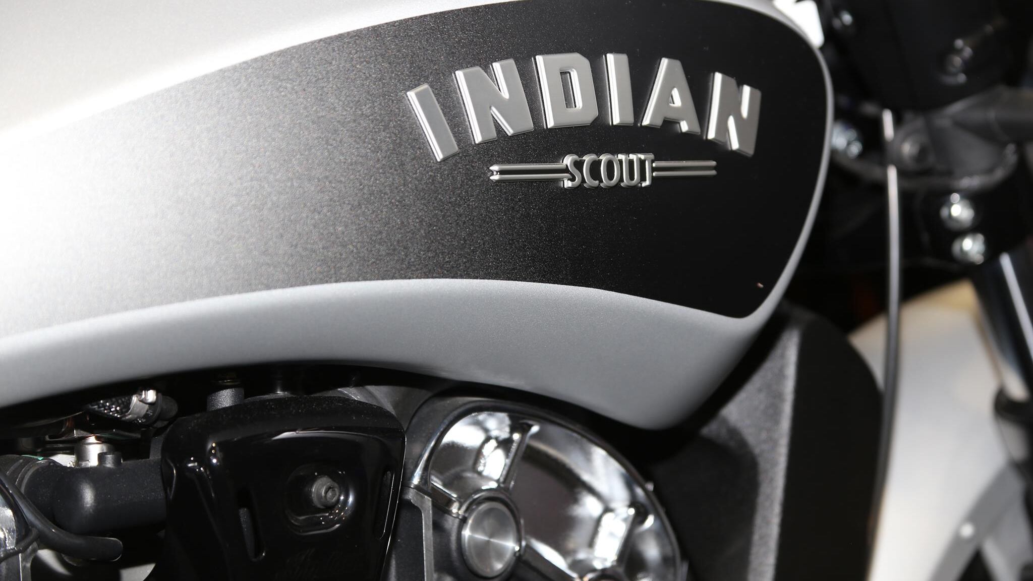 Indian, la moto si accende da sola: mistero risolto