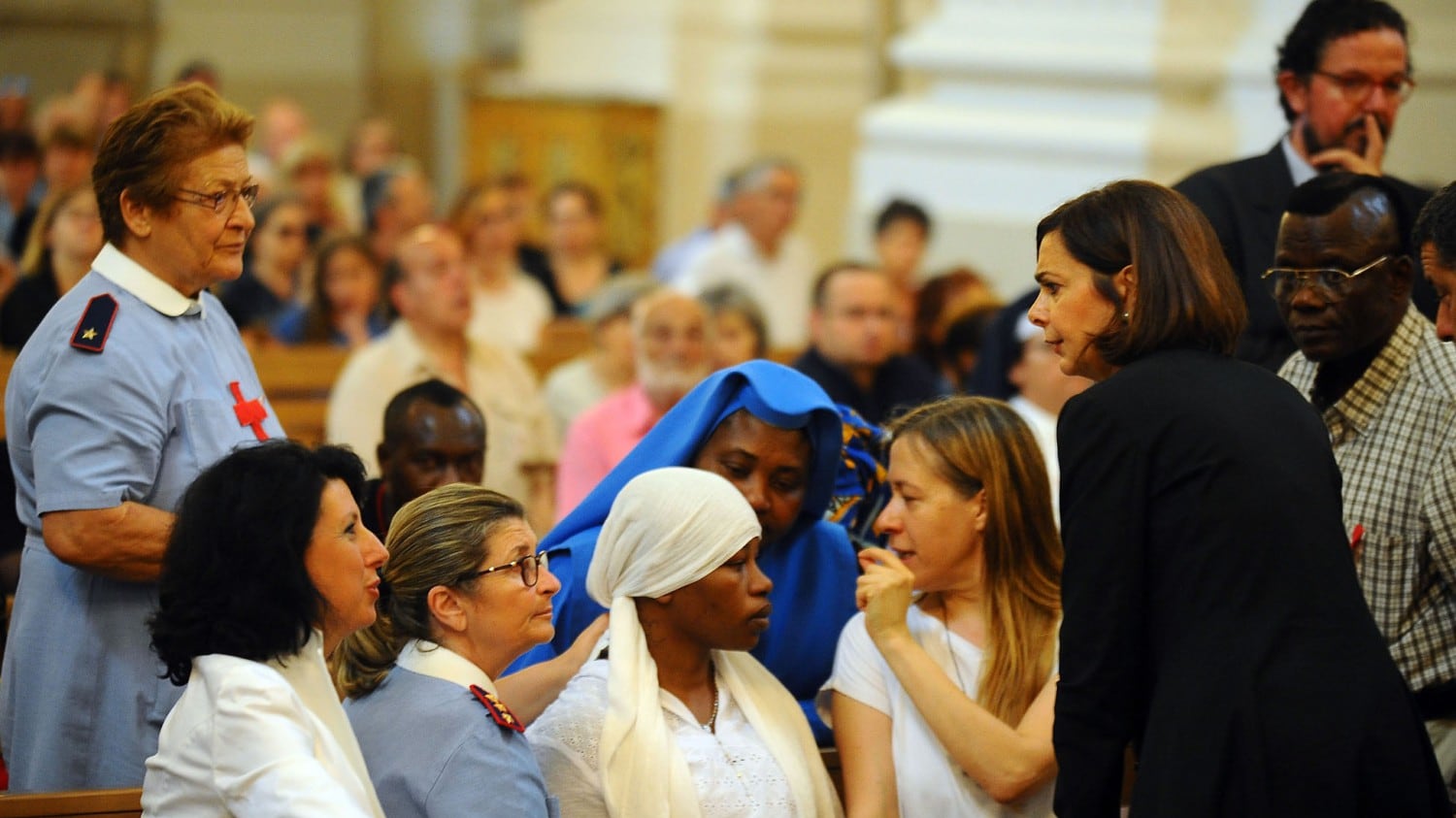 Prato, poliziotto indagato: "Insulti a Boldrini su Fermo"