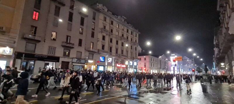 Alta tensione in piazza: disordini a Torino e Milano 8