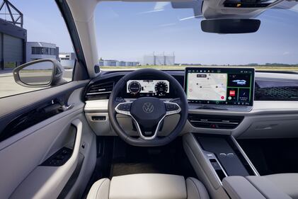 Volkswagen Passat: guarda tutte le foto 9