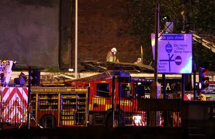 Glasgow, elicottero della polizia precipita su un pub 1
