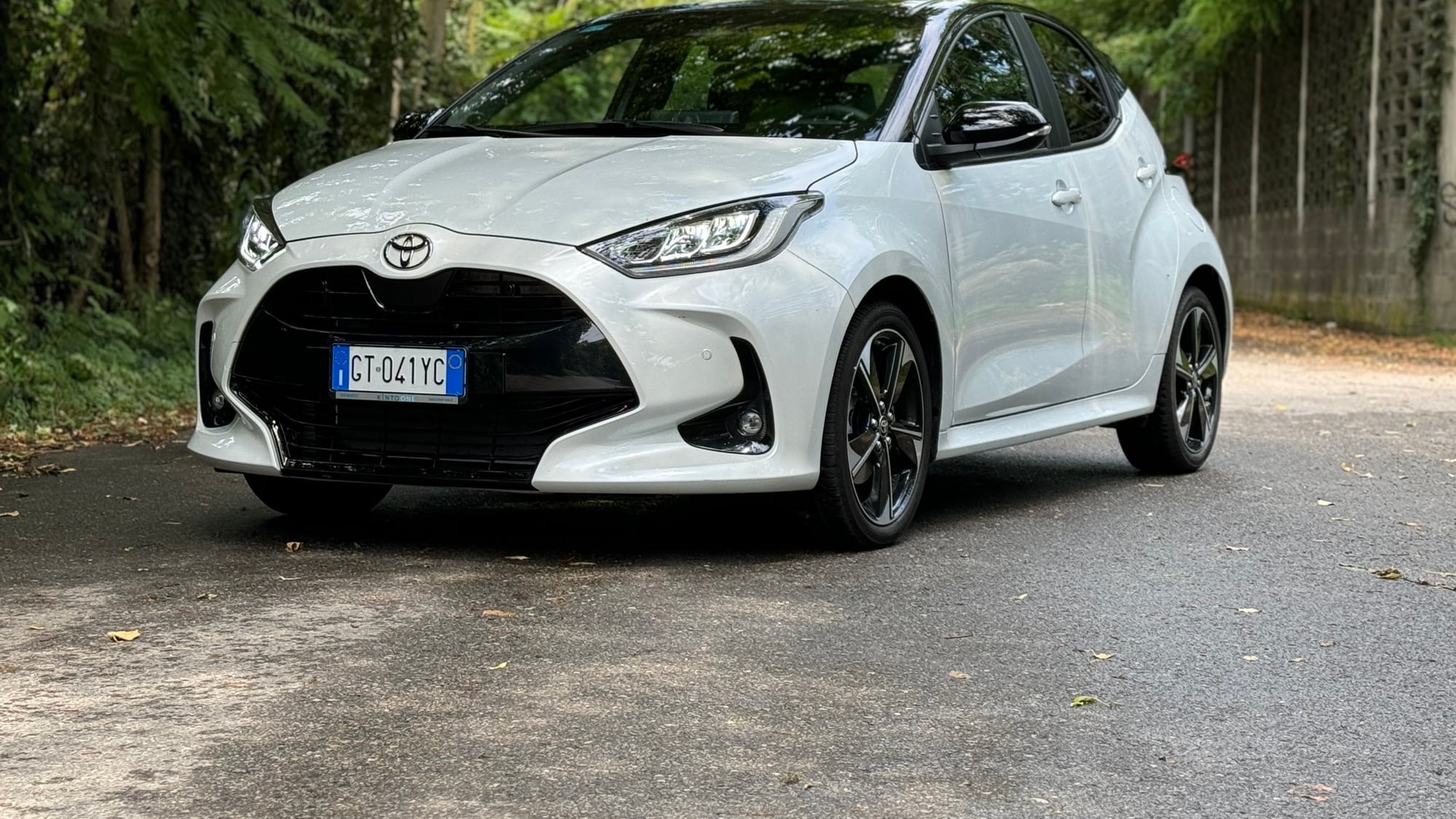 foto copertina yaris