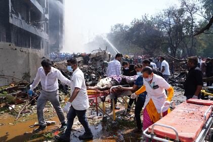 India, le foto del luogo dello schianto del Boeing 787 7