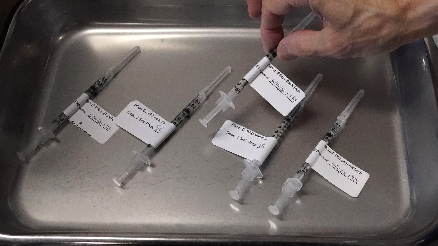 L'avvertimento della toga: "Niente vaccino? Licenziato"
