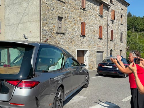 “Buon viaggio babbo”: l’ultimo saluto a Guccini, il commosso ricordo della figlia