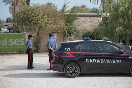 I carabinieri dopo la sparatoria di Molfetta 8