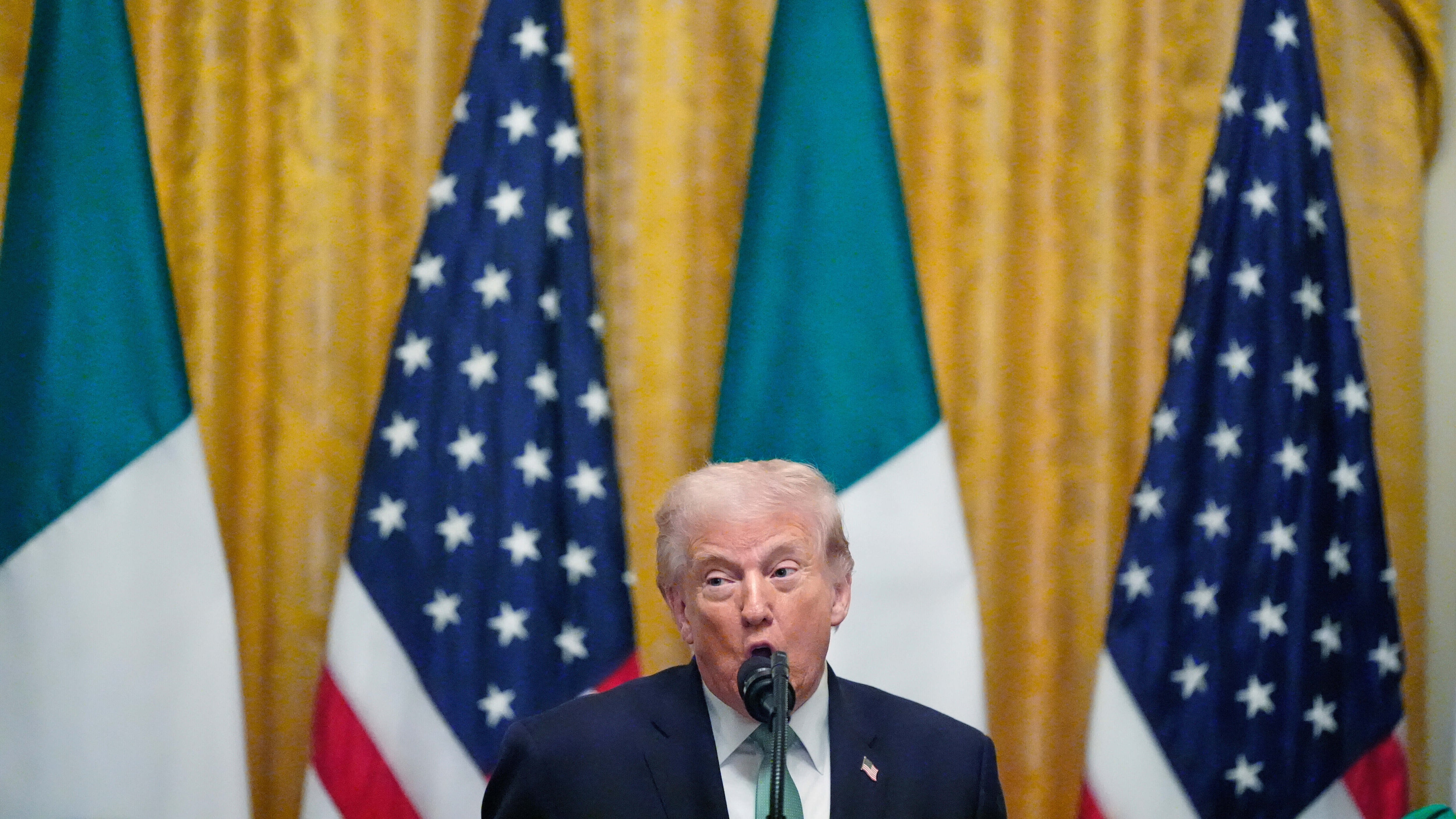 Trump: "Iran decimato, finiremo il lavoro entro due o tre settimane"