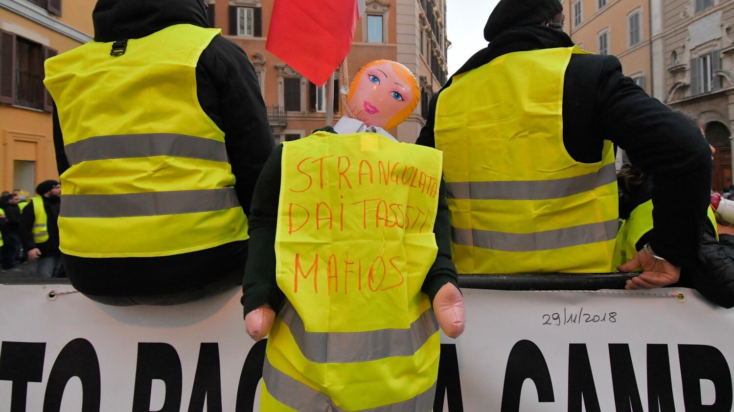 Ncc in piazza contro il Governo