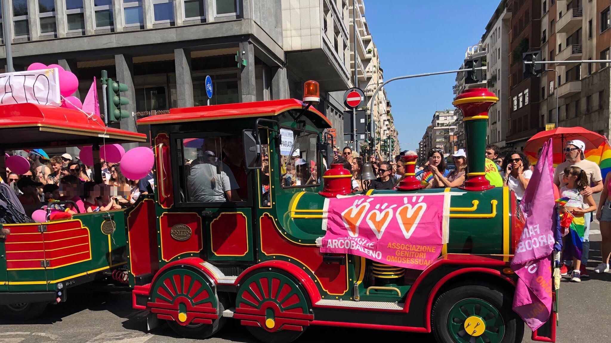 Così il Pride "usa" i bambini per fare politica