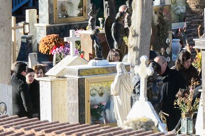 Riina sepolto al cimitero di Corleone 10