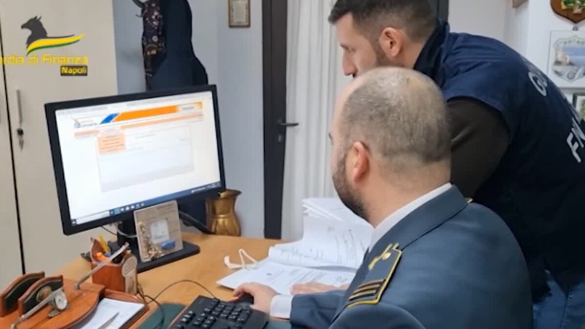 Napoli, truffa sui buoni vacanze: indagate più di 2mila persone
