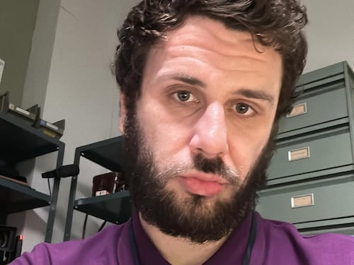 Polemiche a Cannes: attore accusato di violenza sessuale escluso dal red carpet