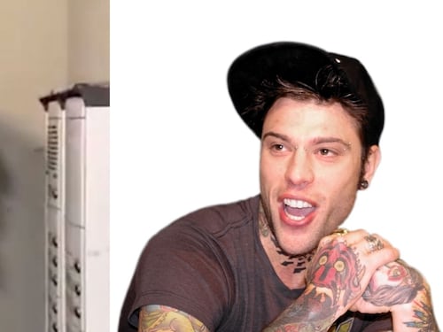 Salvini citofona allo spacciatore. E Fedez: "Sembri un testimone di Geova"