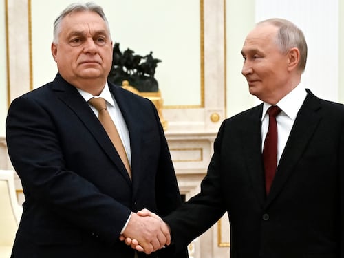 Orbán da Putin: "Ora vertice con gli Usa"