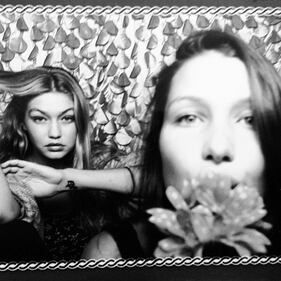 Gigi e Bella Hadid, le sorelle modelle ​scalzano le Kardashian 9