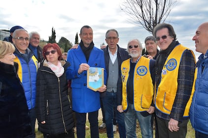 Pedalata di Amadeus sulla ciclabile e poi si pianta la mimosa 4